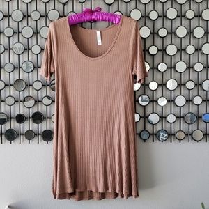 ⚡HP ⚡LuLaRoe Brown Perfect T EUC
